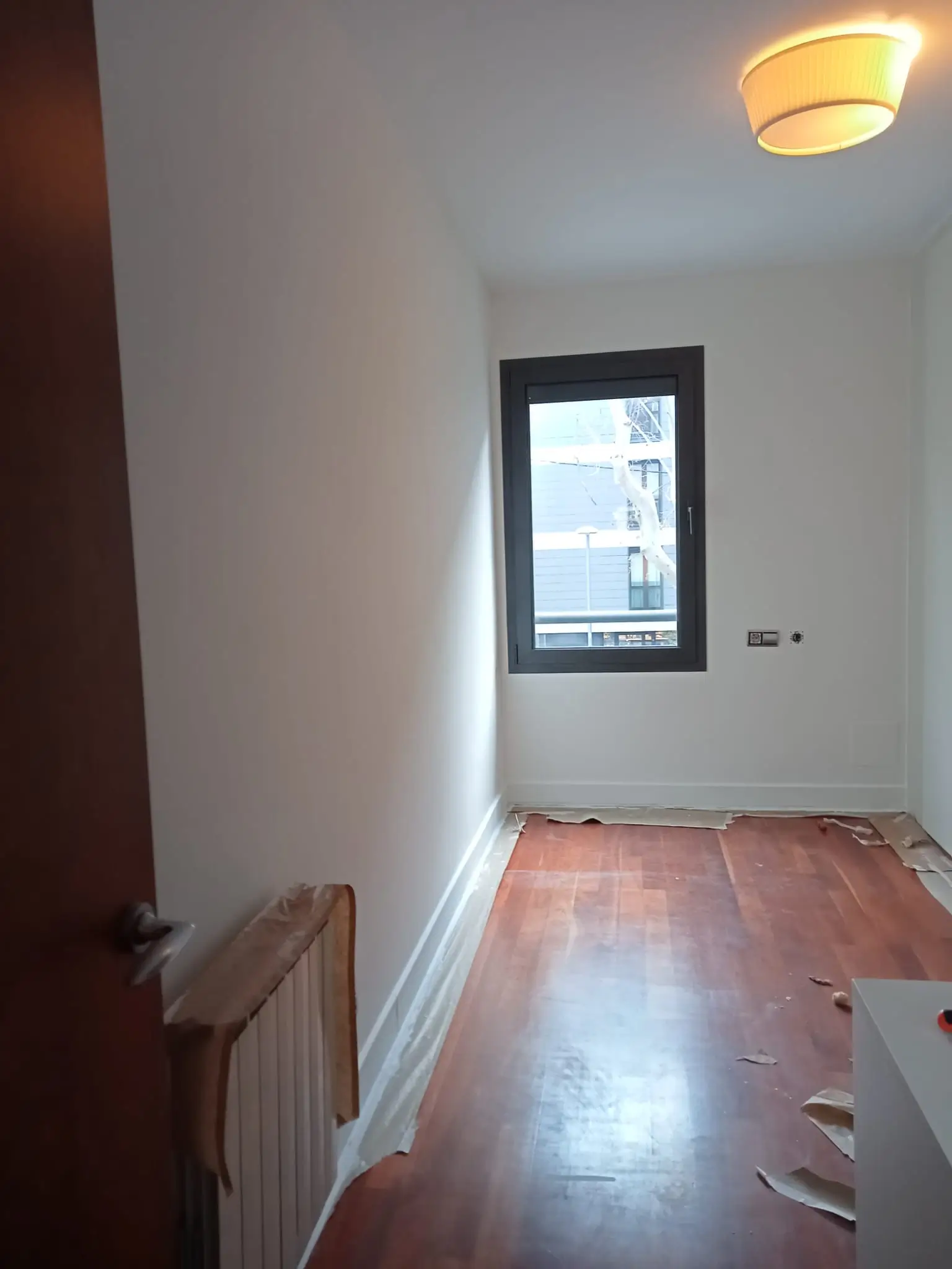 Pintura en Piso de 92 m² en Carrer d’Aragó