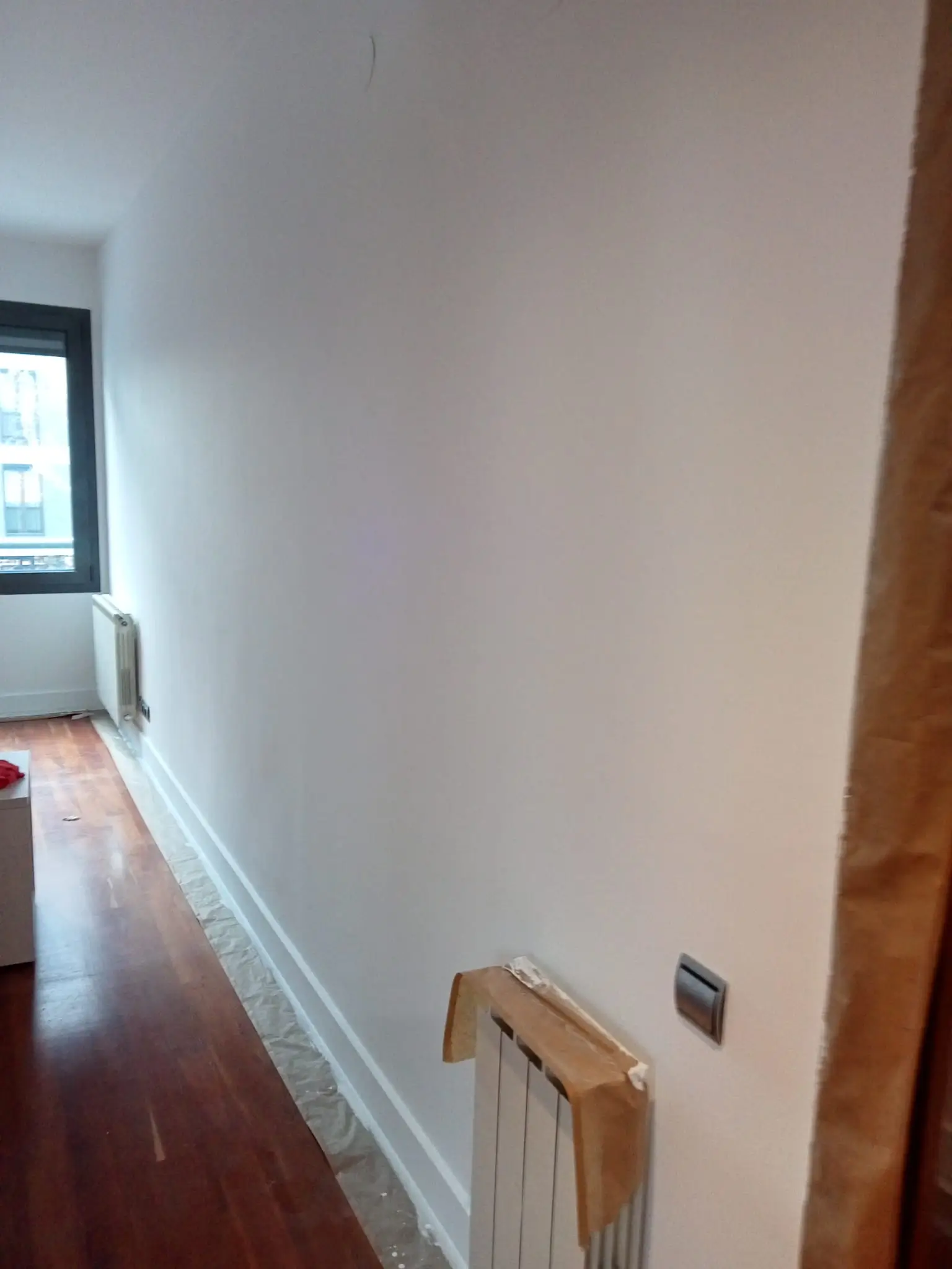 Pintura en Piso de 92 m² en Carrer d’Aragó