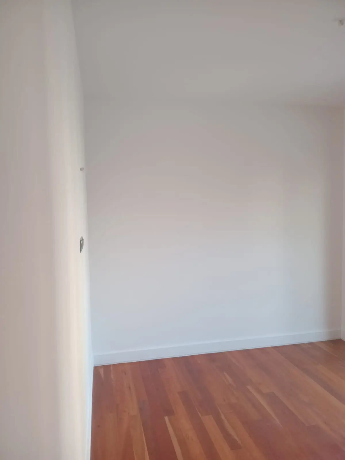 Pintura en Piso de 92 m² en Carrer d’Aragó