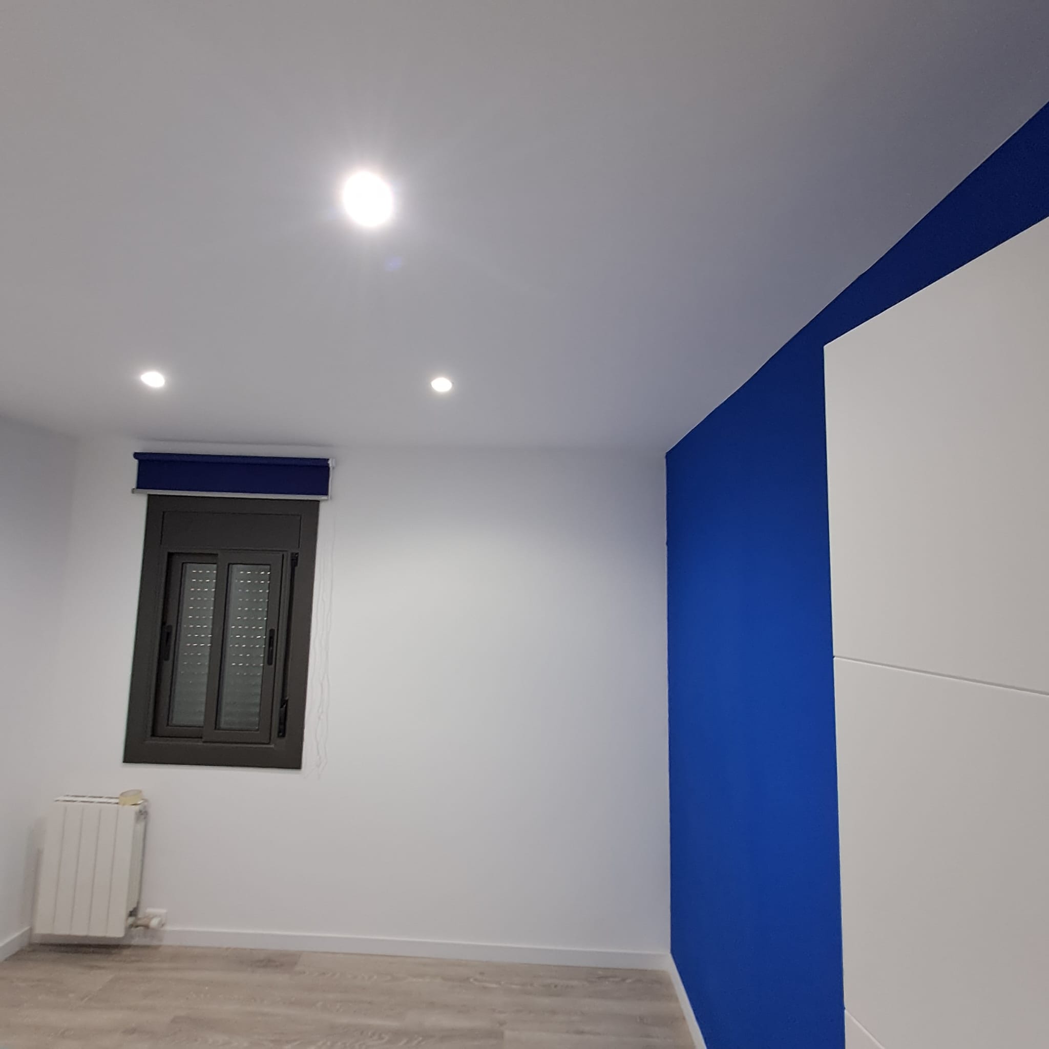 Pintura en Piso de 64 m² en Carrer de Sants