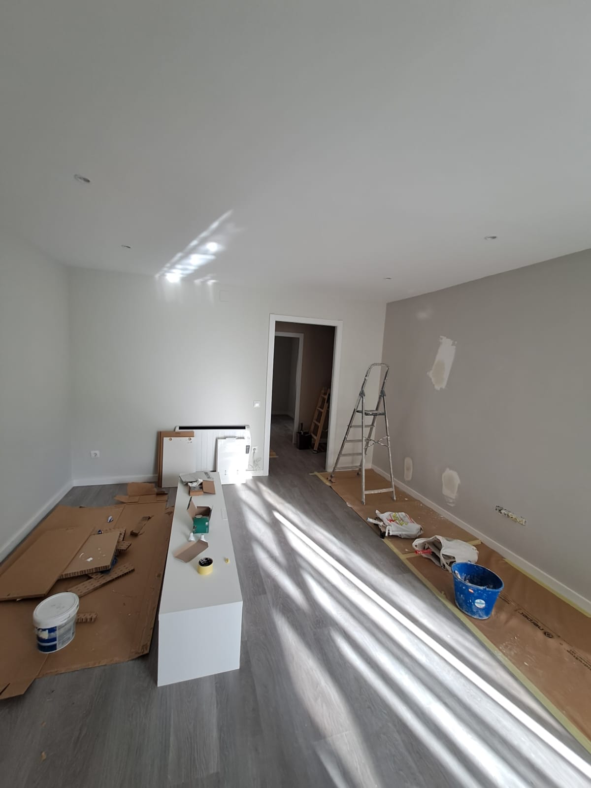 Pintura en Piso de 78 m² en Carrer de Mallorca