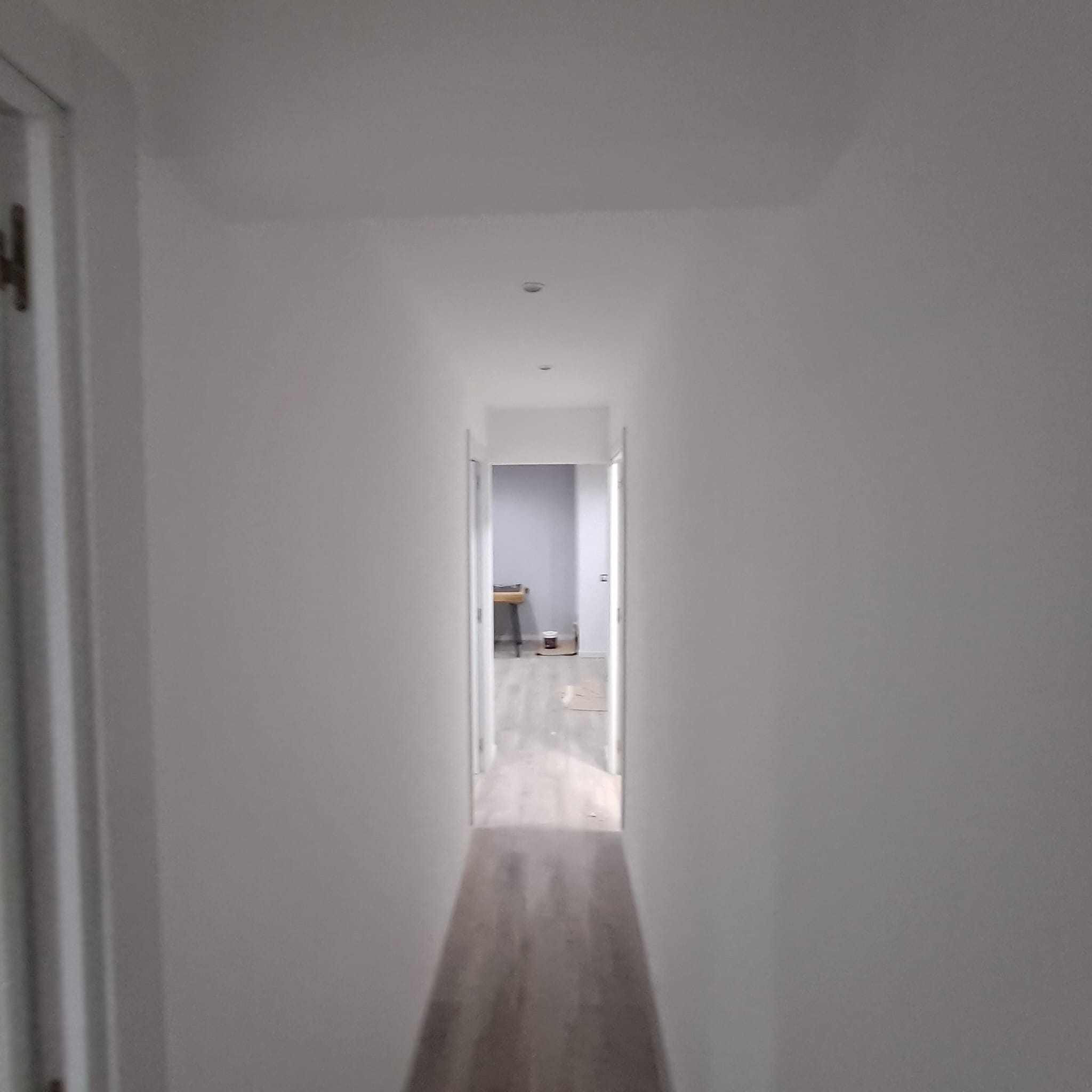 Pintura en Piso de 64 m² en Carrer de Sants